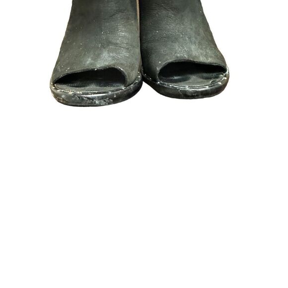 Mercer Edit Fadeout Peep Toe
Bootie, Black Suede, Womens Size 6 - Picture 5 of 7